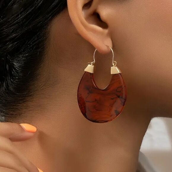 Tortoise brown resin plate drop earrings - Picture 4 of 5